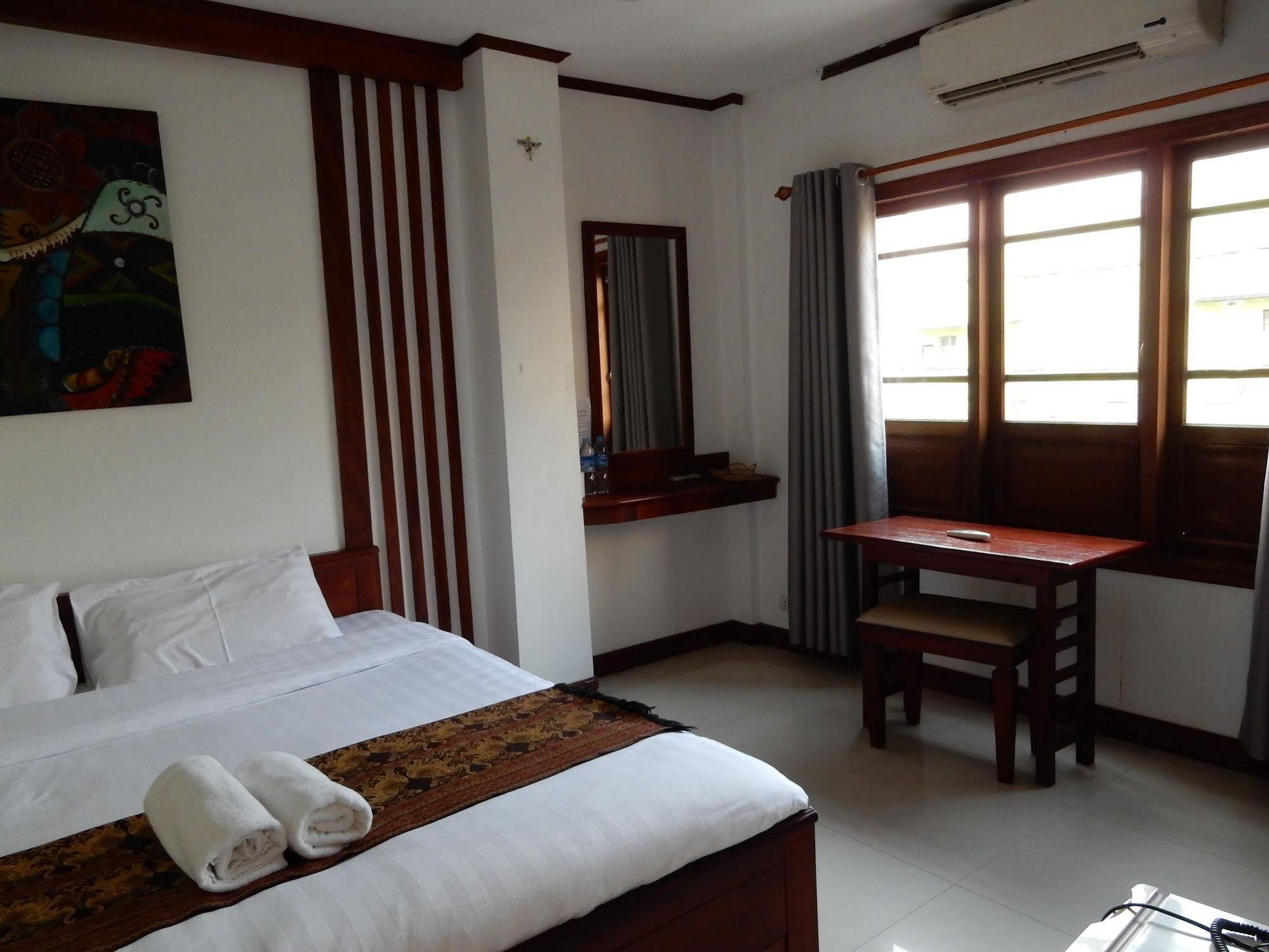 Lao Silk Hotel Ban Nongdouang Exterior photo