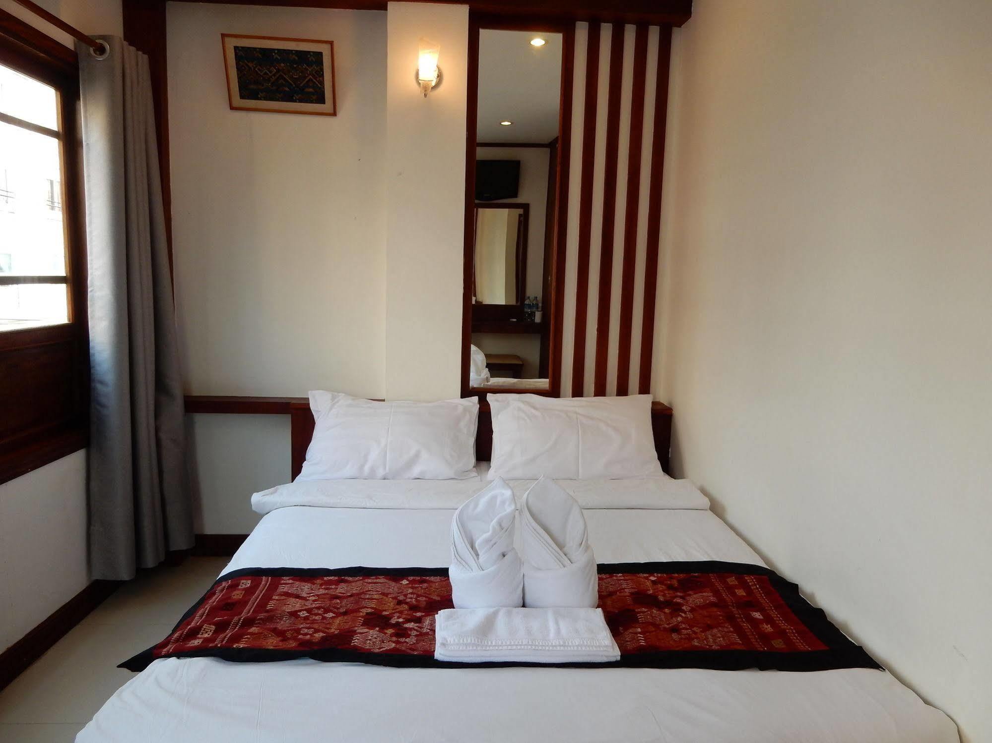 Lao Silk Hotel Ban Nongdouang Exterior photo
